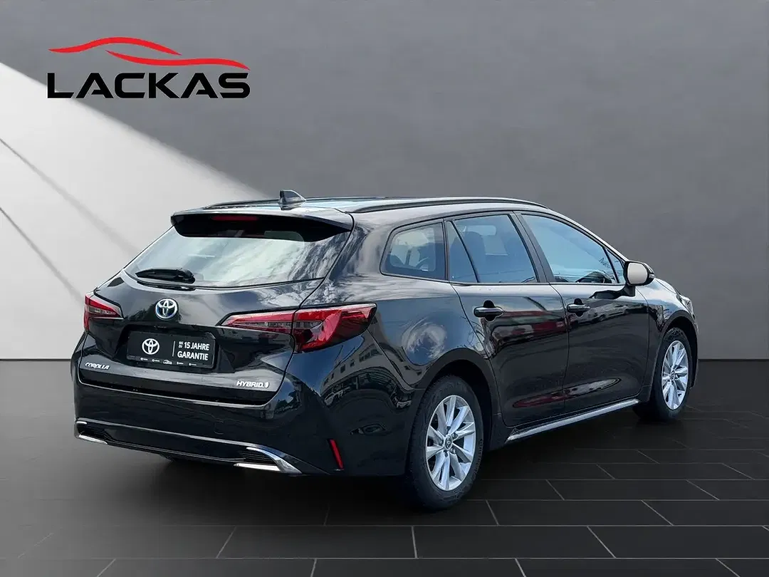 Toyota Corolla - Thumbnail 5
