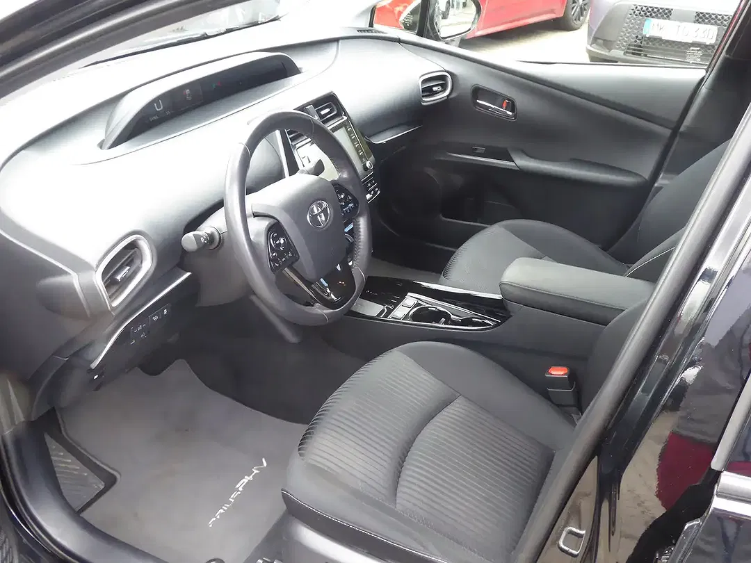 Toyota Prius - Thumbnail 15