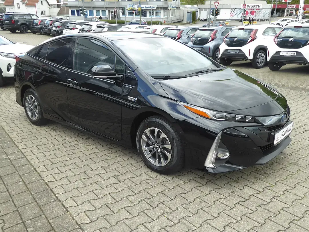 Toyota Prius - Thumbnail 3