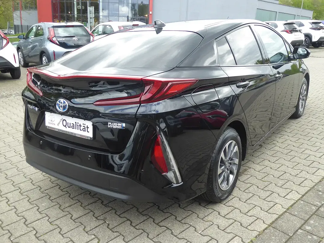 Toyota Prius - Thumbnail 4