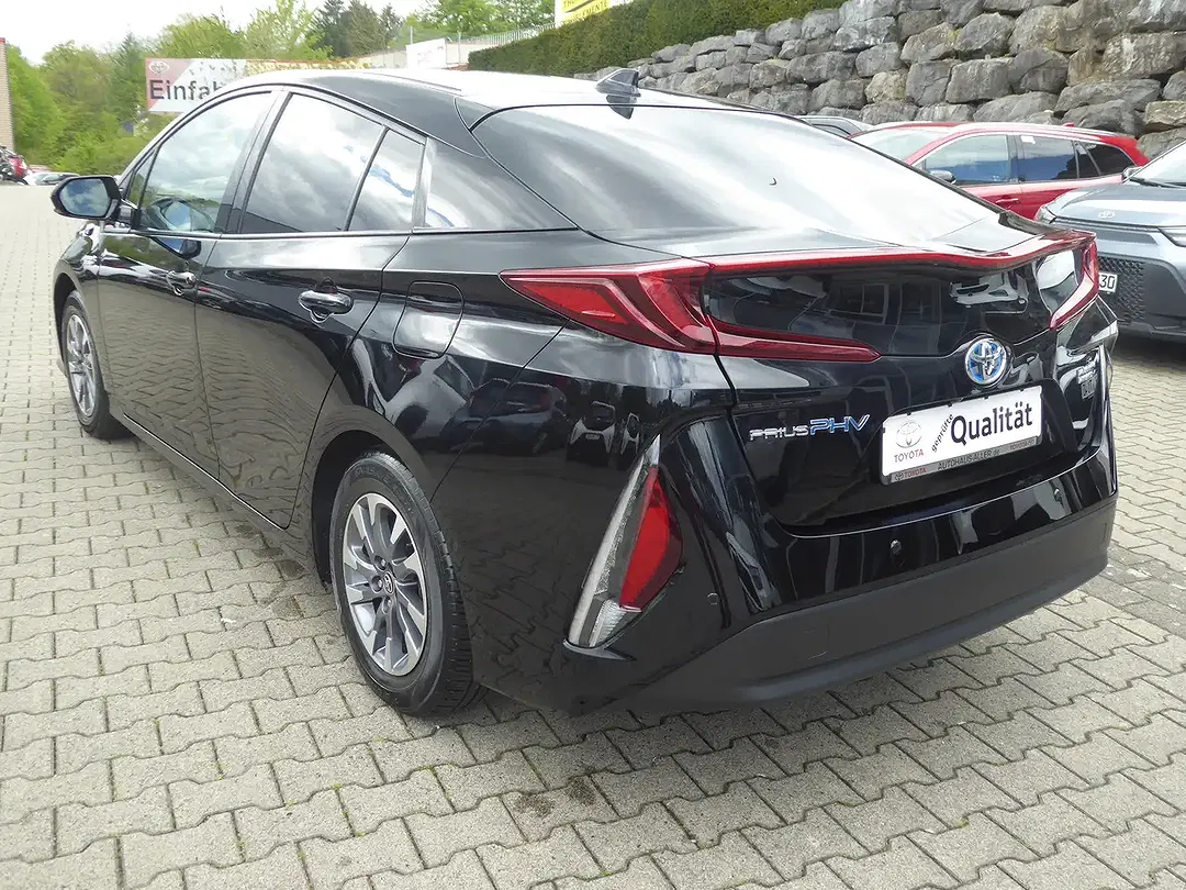 Toyota Prius - Thumbnail 5