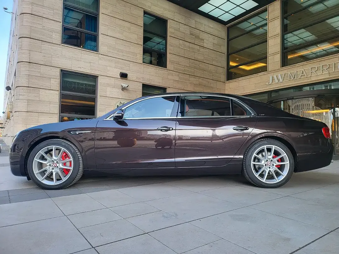 Bentley Flying Spur - Thumbnail 3