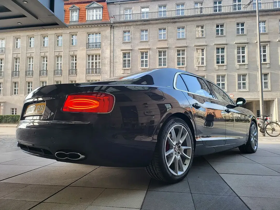 Bentley Flying Spur - Thumbnail 6