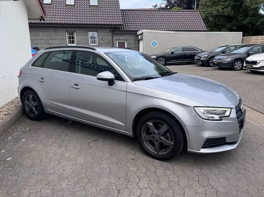 Audi A3 - Thumbnail 3