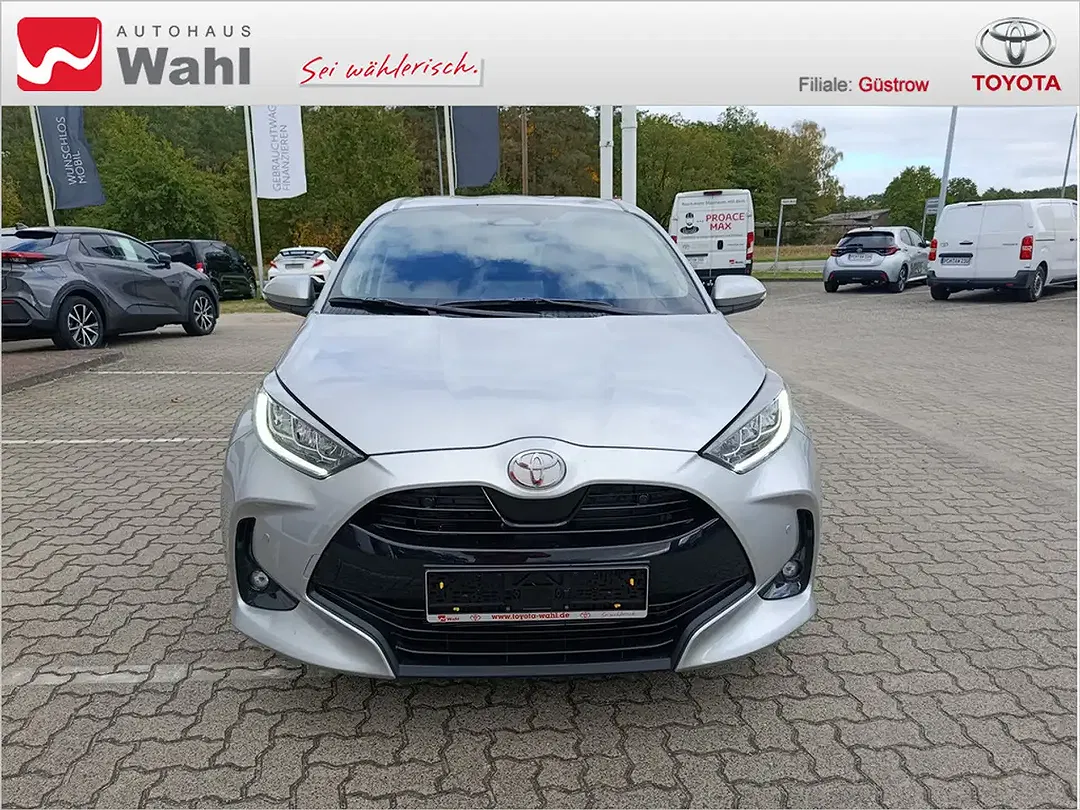 Toyota Yaris - Thumbnail 5