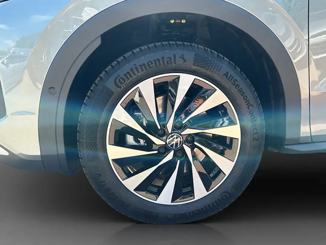 Volkswagen T-Roc - Thumbnail 10