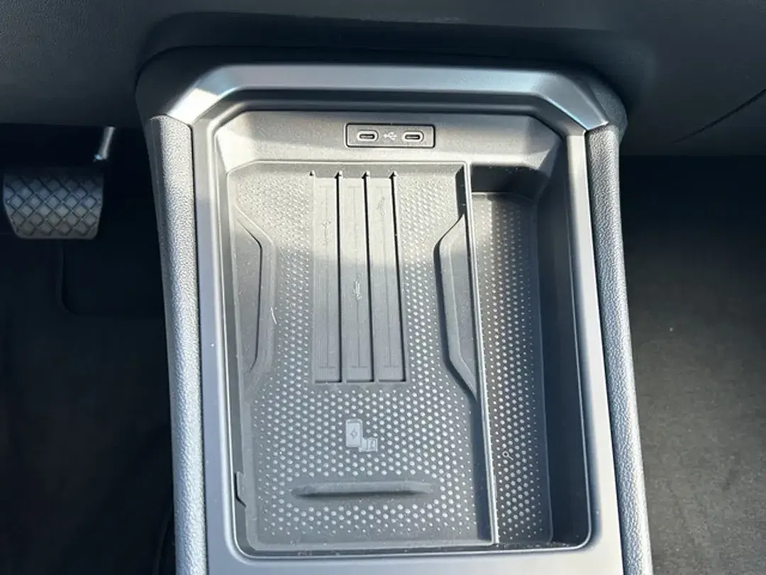 Volkswagen T-Roc - Thumbnail 26