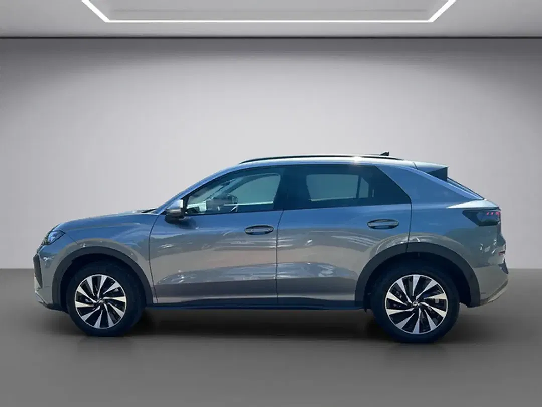 Volkswagen T-Roc - Thumbnail 3