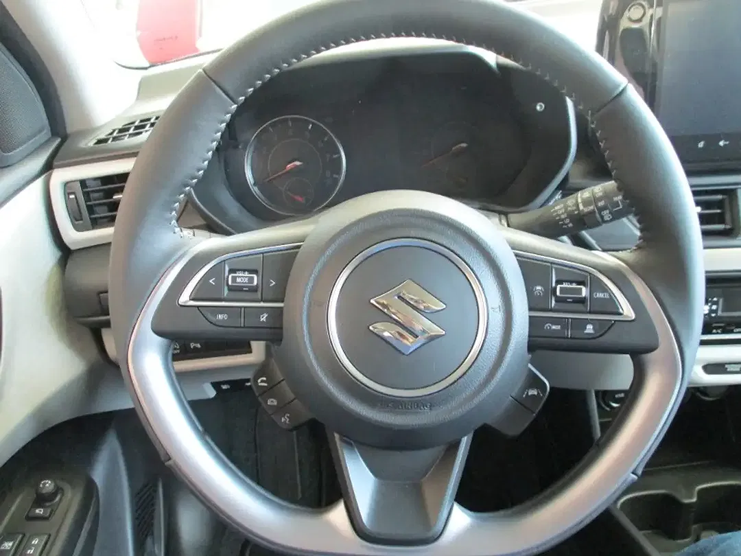 Suzuki Swift - Thumbnail 9