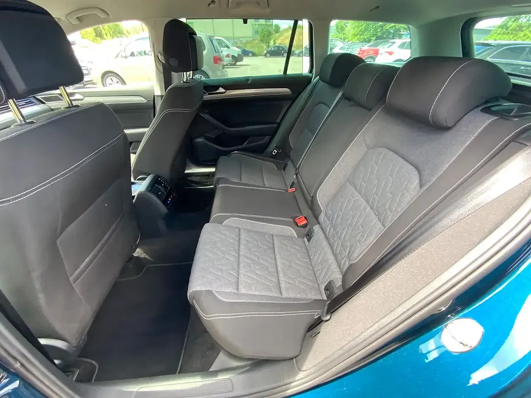 Volkswagen Passat Variant - Thumbnail 10