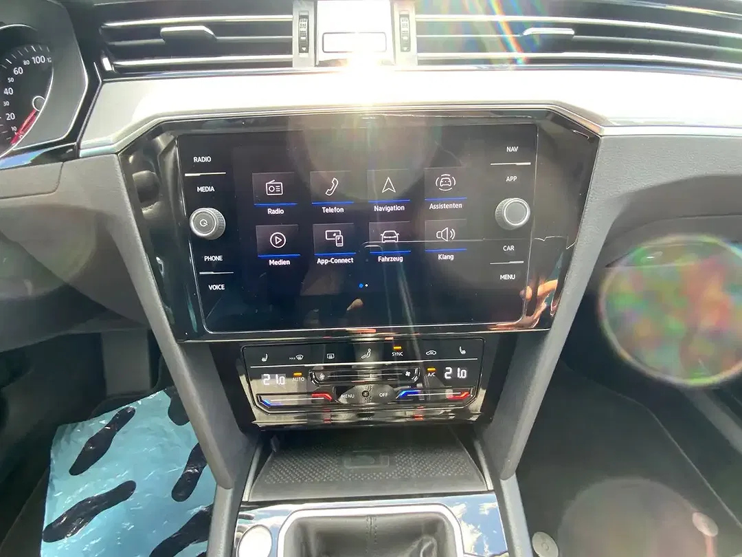 Volkswagen Passat Variant - Thumbnail 13