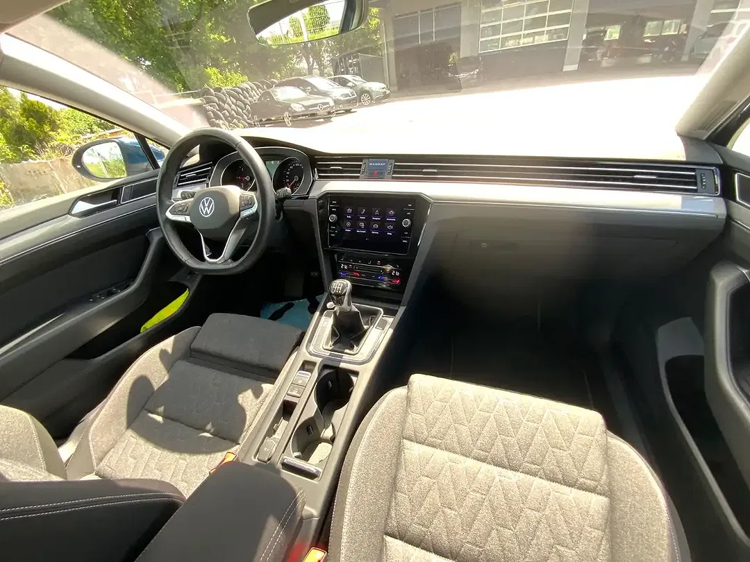 Volkswagen Passat Variant - Thumbnail 14