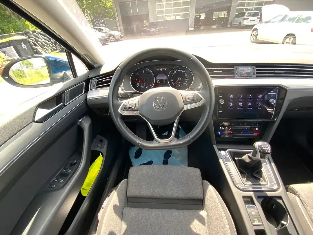 Volkswagen Passat Variant - Thumbnail 15