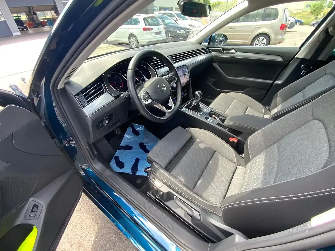 Volkswagen Passat Variant - Thumbnail 8