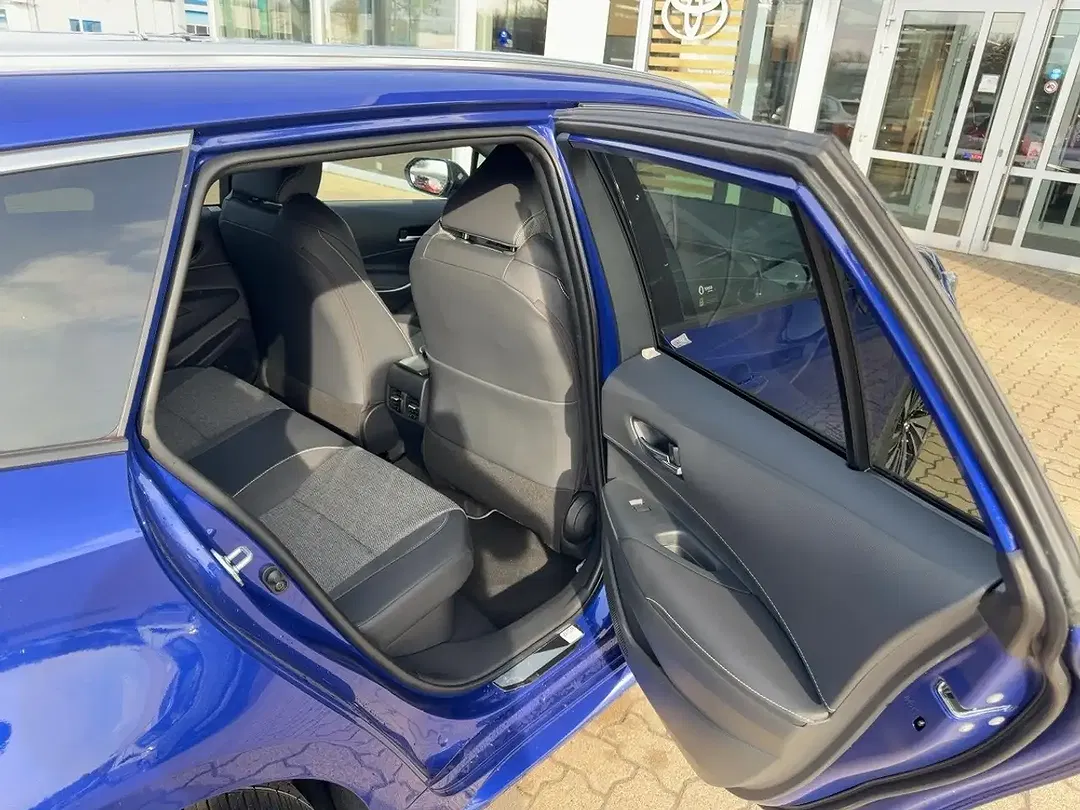 Toyota Corolla - Thumbnail 12