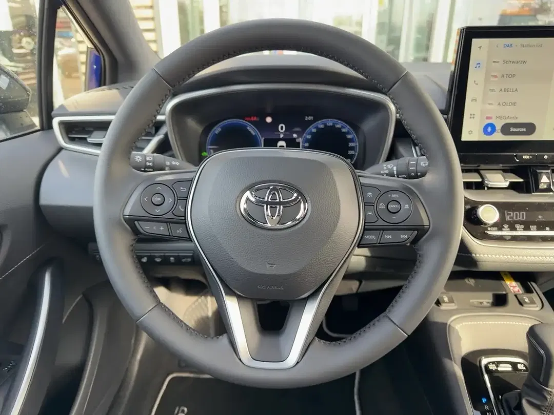 Toyota Corolla - Thumbnail 9