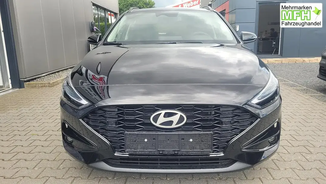 Hyundai i30 - Thumbnail 2