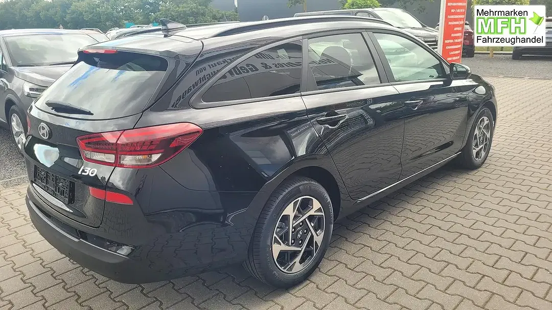 Hyundai i30 - Thumbnail 4