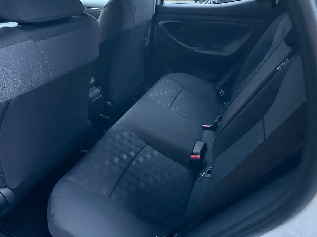 Toyota Yaris - Thumbnail 4