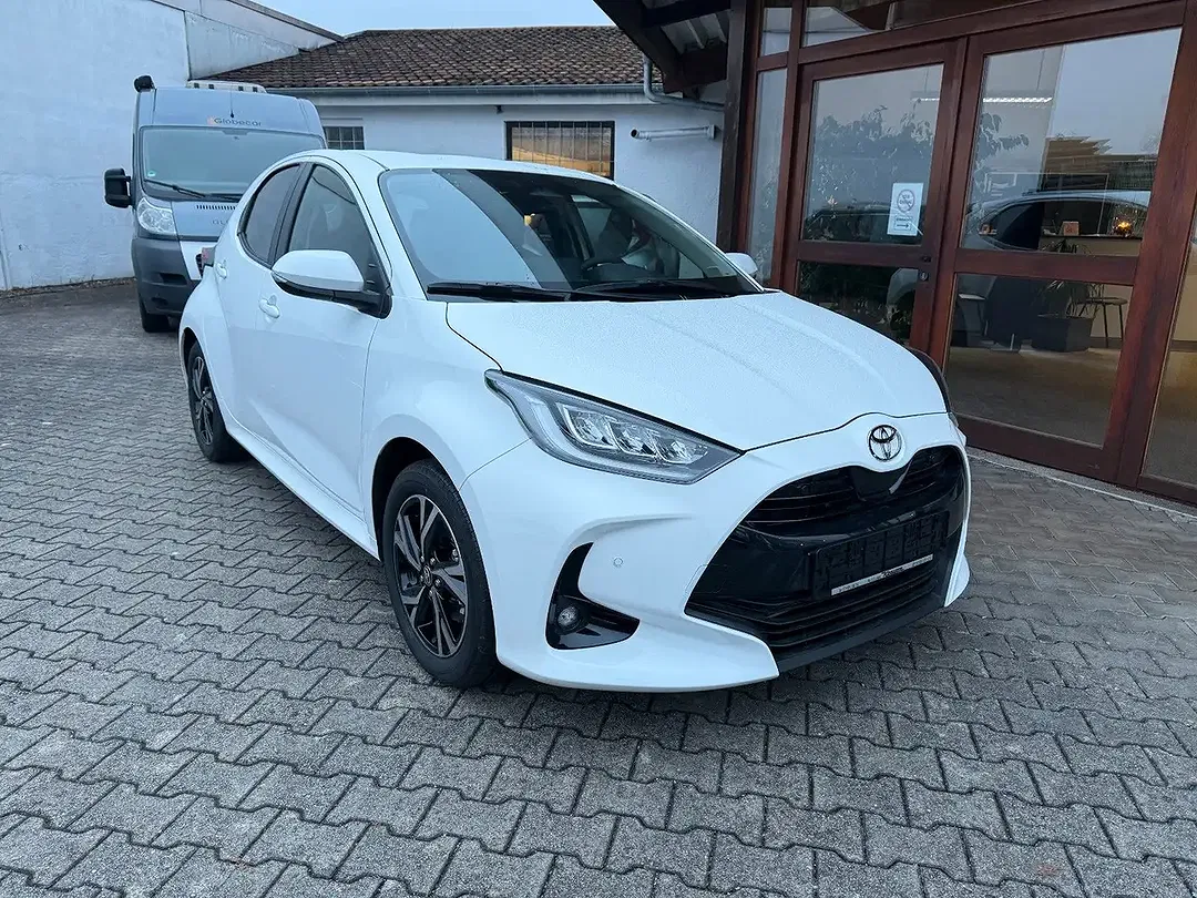 Toyota Yaris - Thumbnail 5