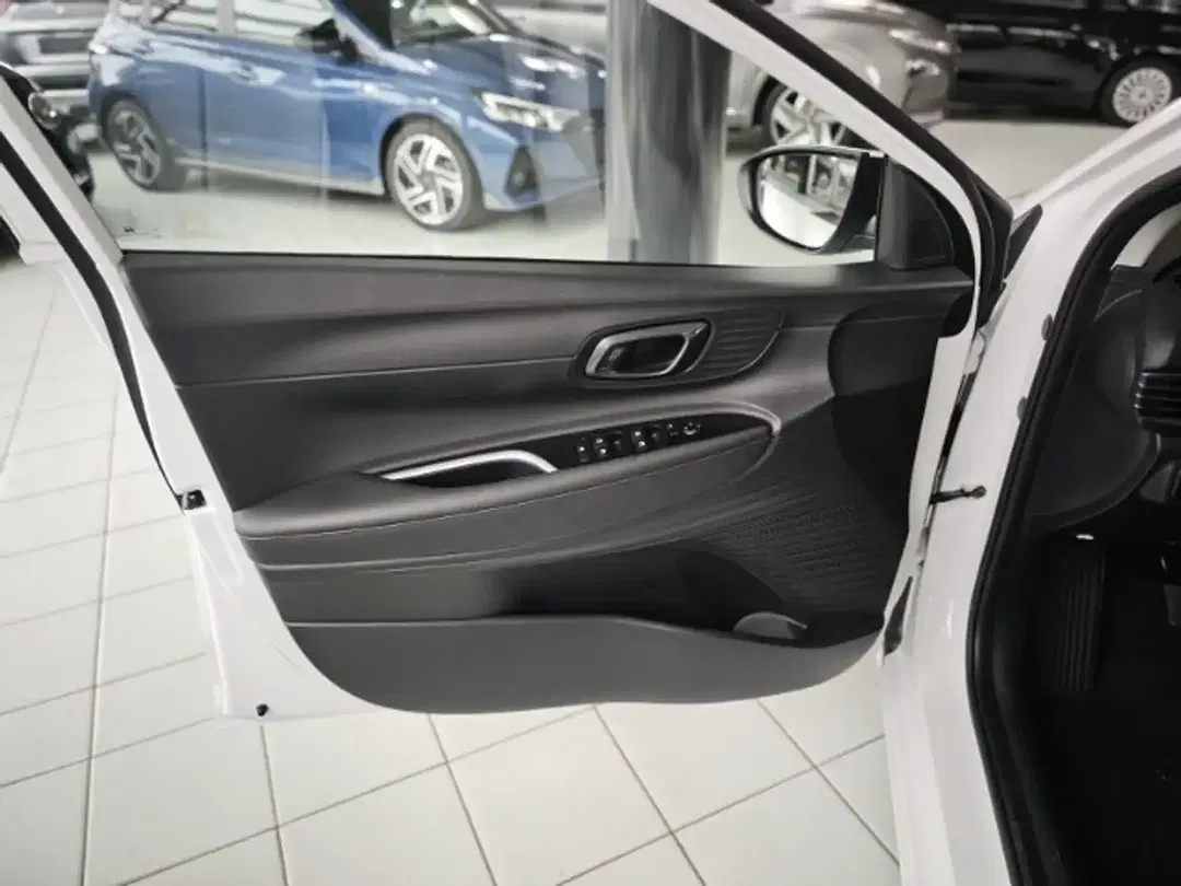 Hyundai i20 - Thumbnail 9