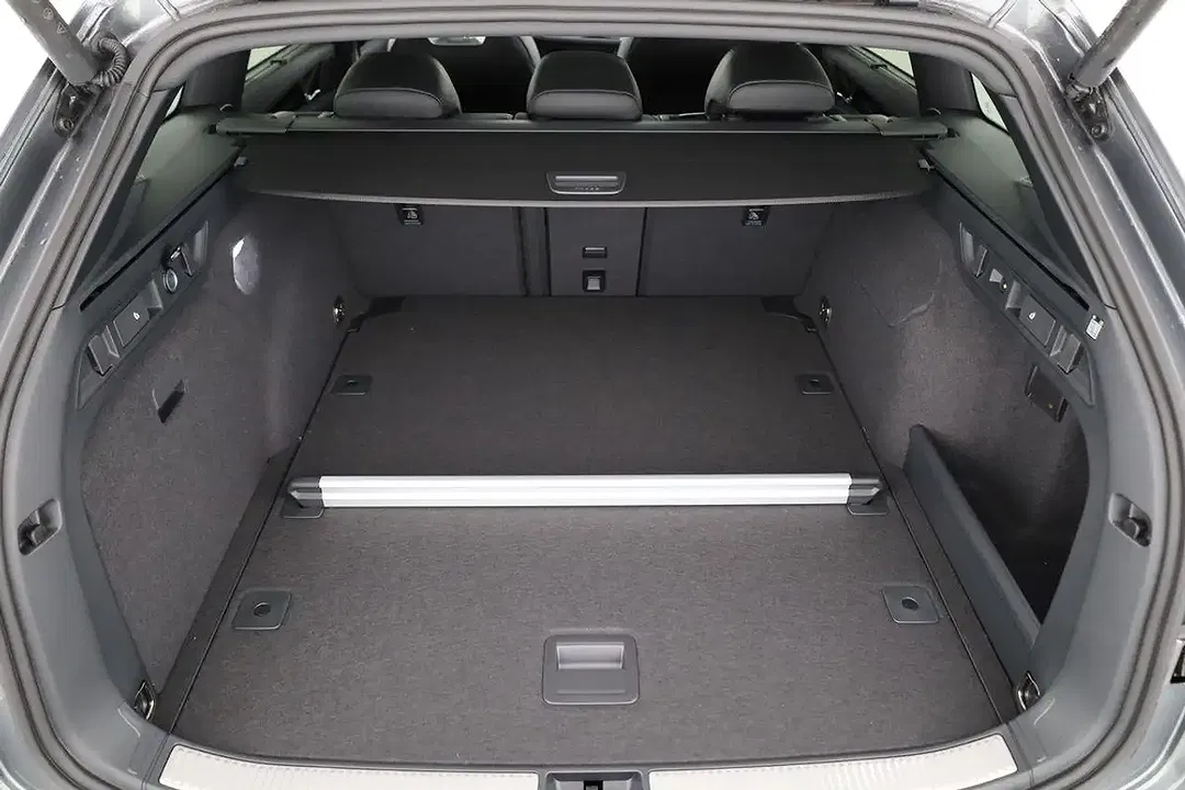 Volkswagen Passat Variant - Thumbnail 13