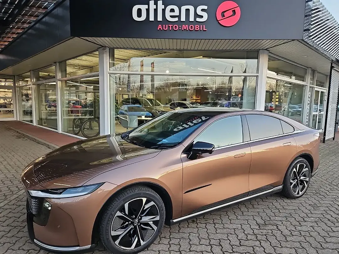 Mazda 6e - Thumbnail 1