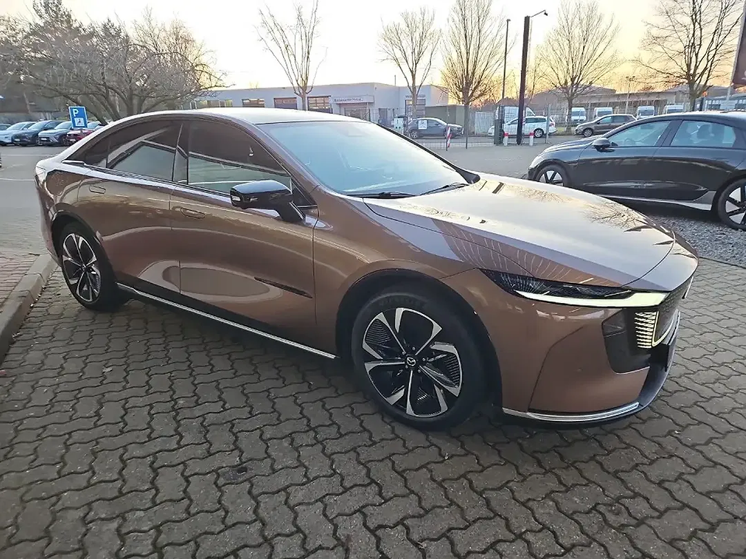 Mazda 6e - Thumbnail 8