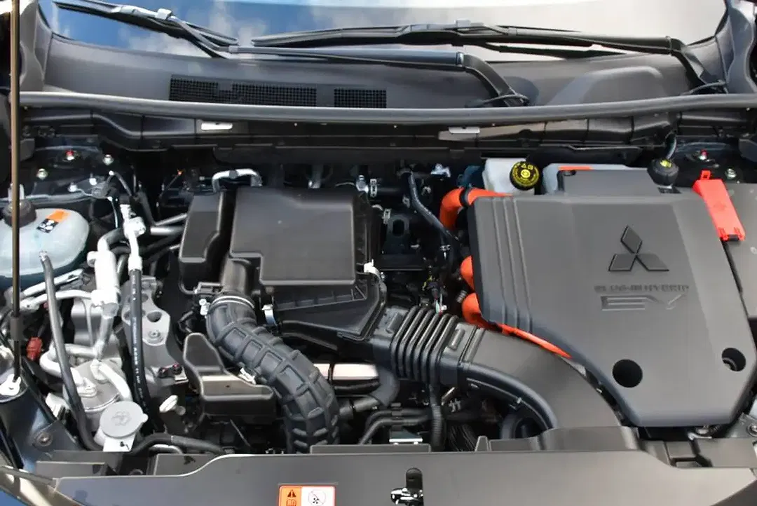 Mitsubishi Outlander - Thumbnail 6