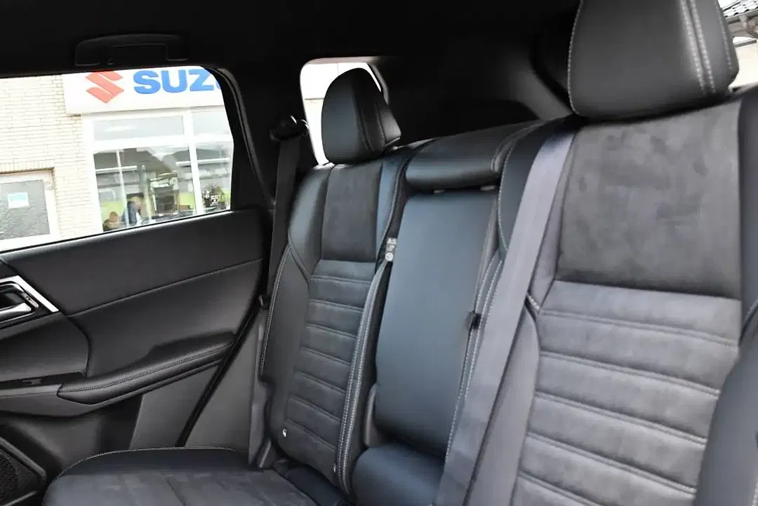Mitsubishi Outlander - Thumbnail 8