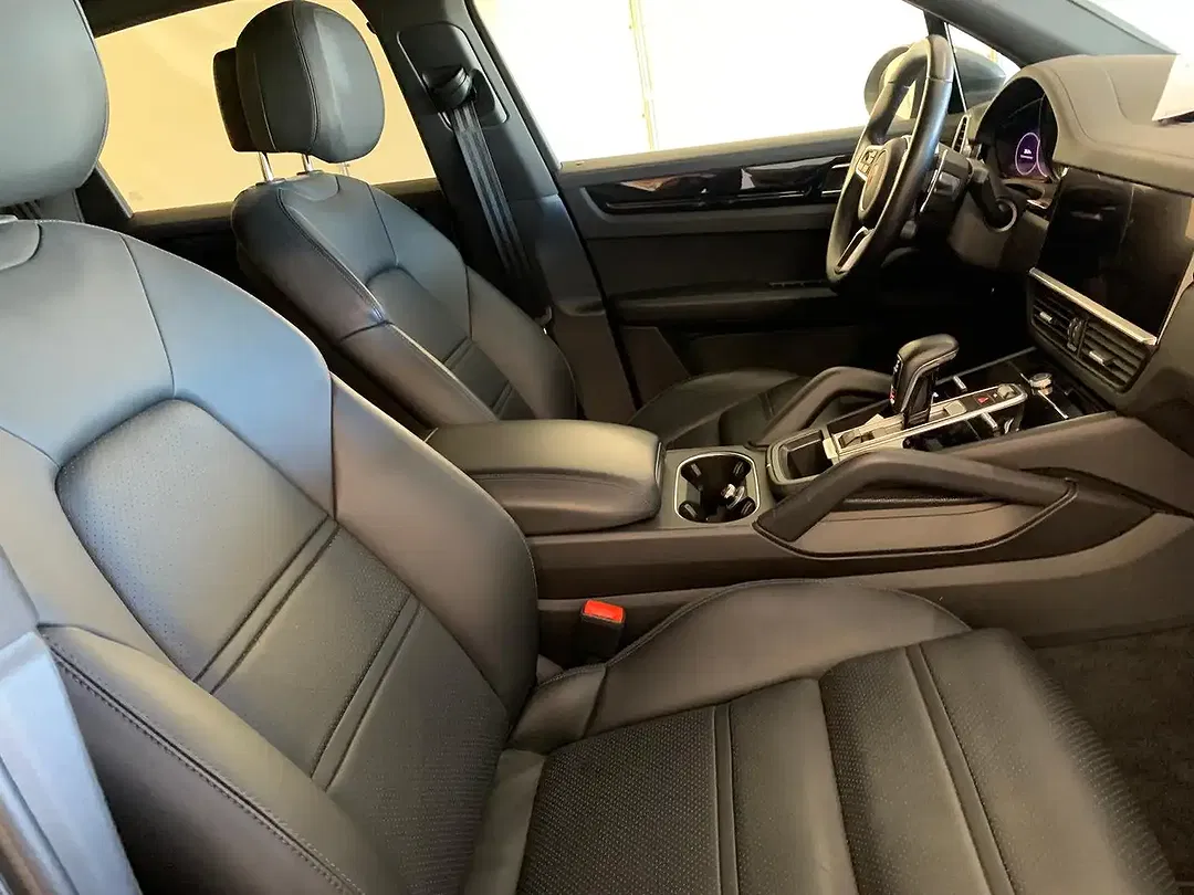 Porsche Cayenne - Thumbnail 4