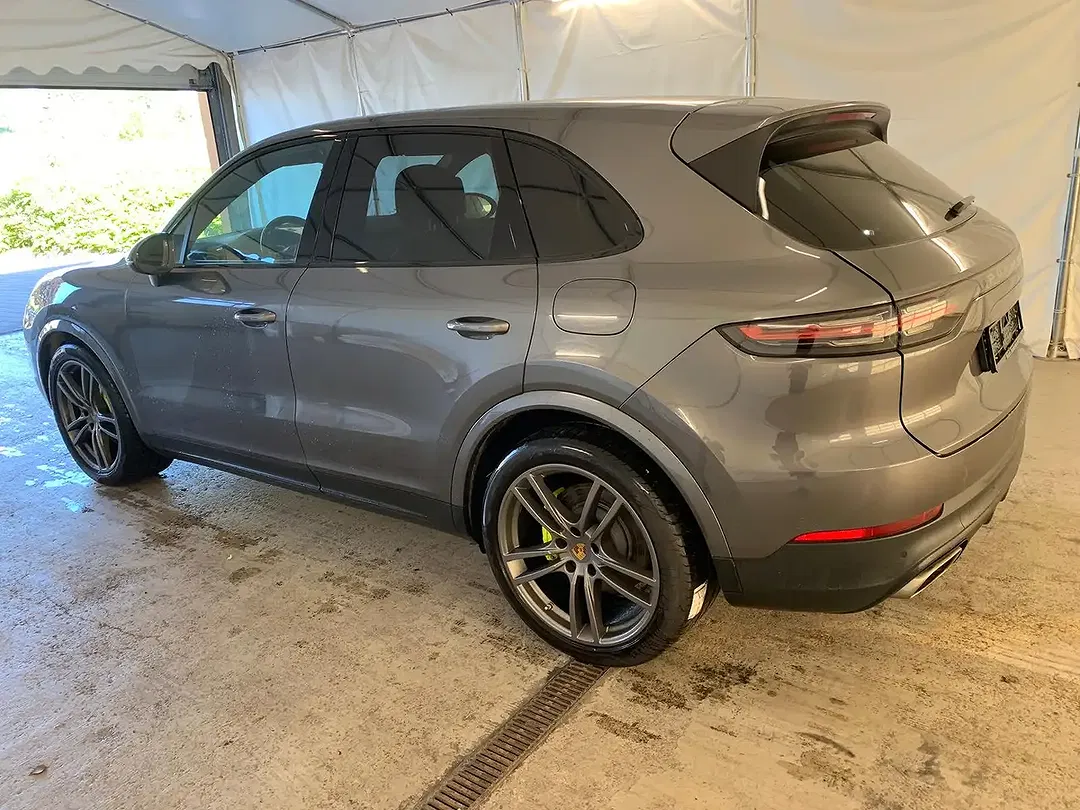 Porsche Cayenne - Thumbnail 8