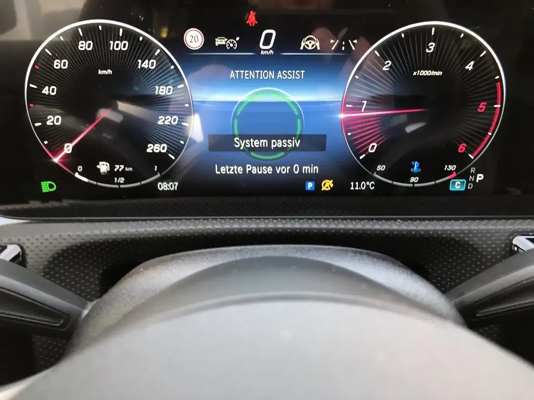 Mercedes-Benz CLA 220 - Thumbnail 9
