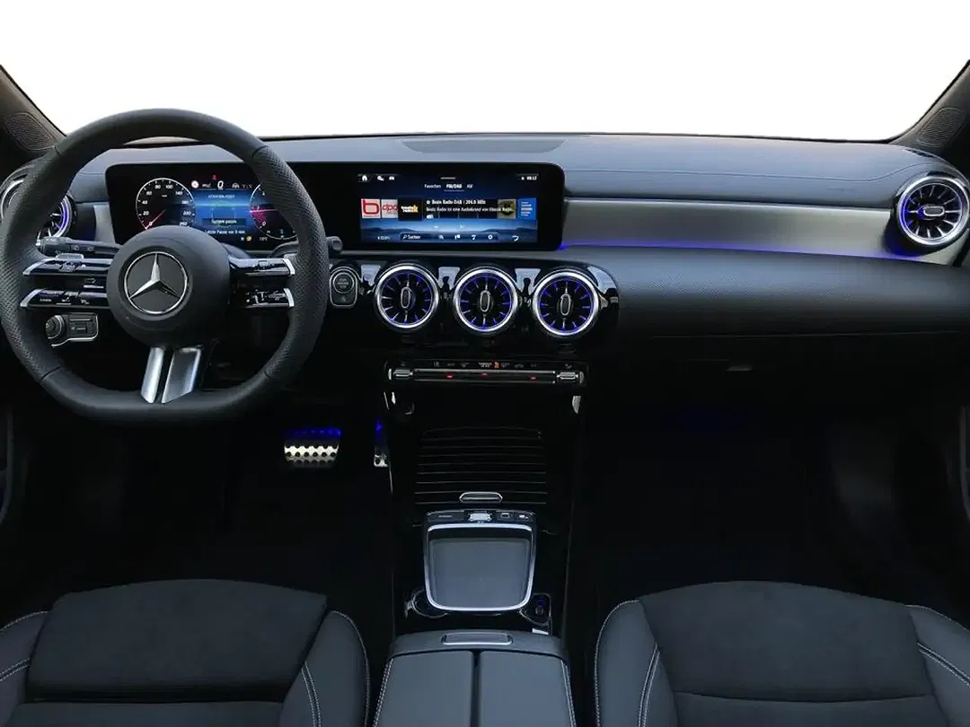 Mercedes-Benz CLA 220 - Thumbnail 4