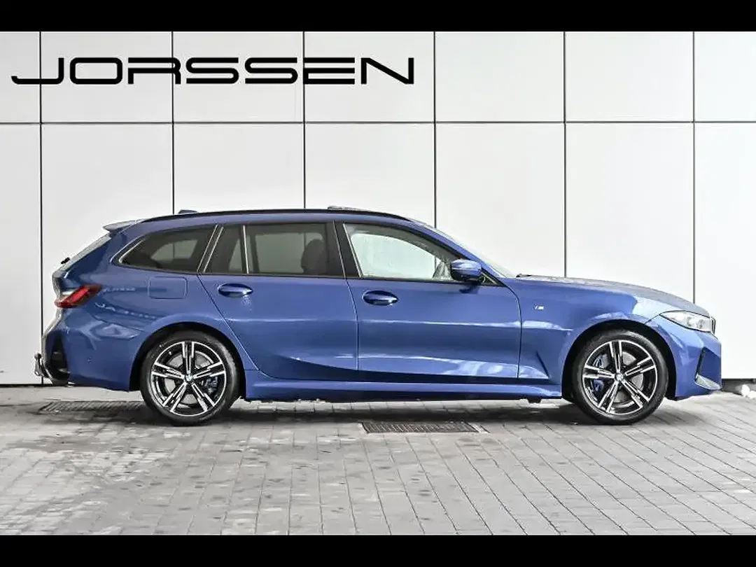BMW 330 - Thumbnail 3