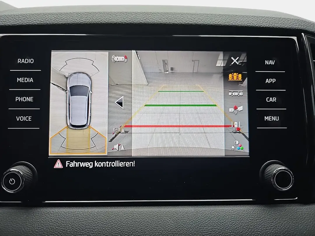 Skoda Karoq - Thumbnail 10