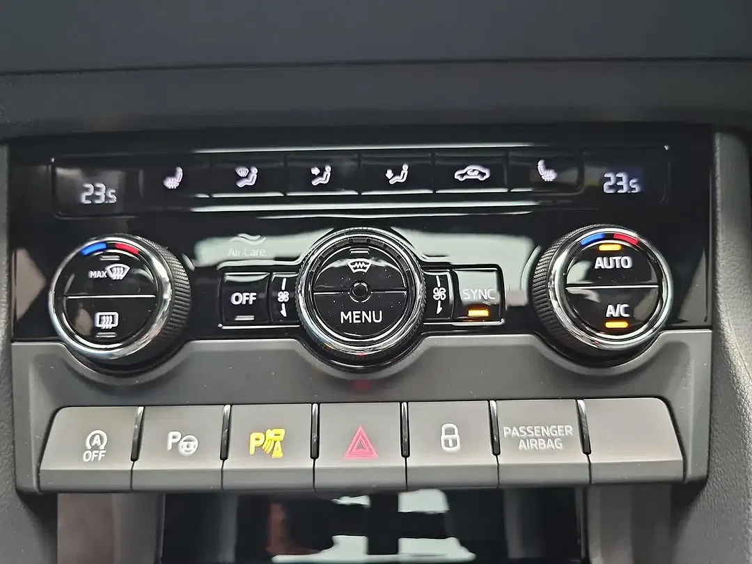 Skoda Karoq - Thumbnail 11
