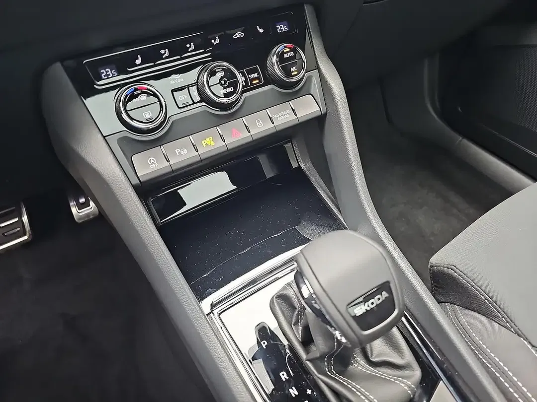 Skoda Karoq - Thumbnail 12