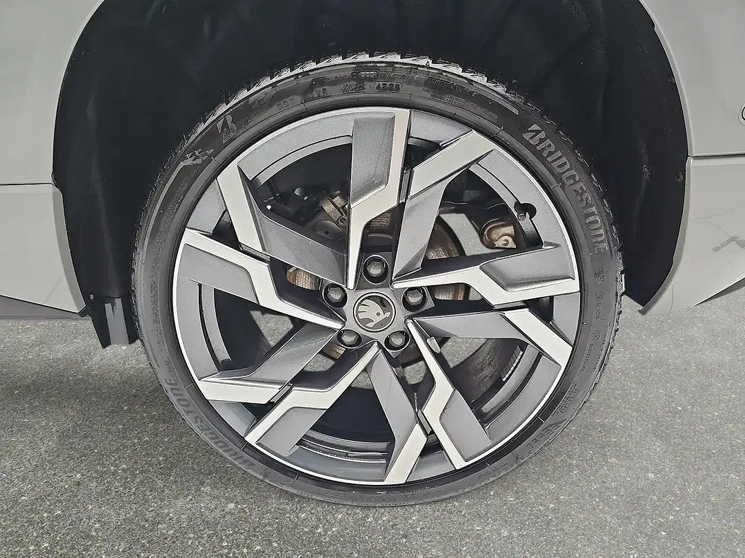 Skoda Karoq - Thumbnail 6