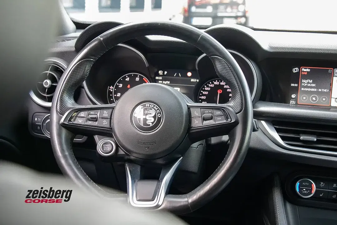 Alfa Romeo Stelvio - Thumbnail 11