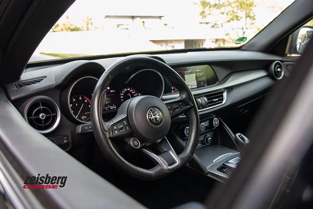 Alfa Romeo Stelvio - Thumbnail 9
