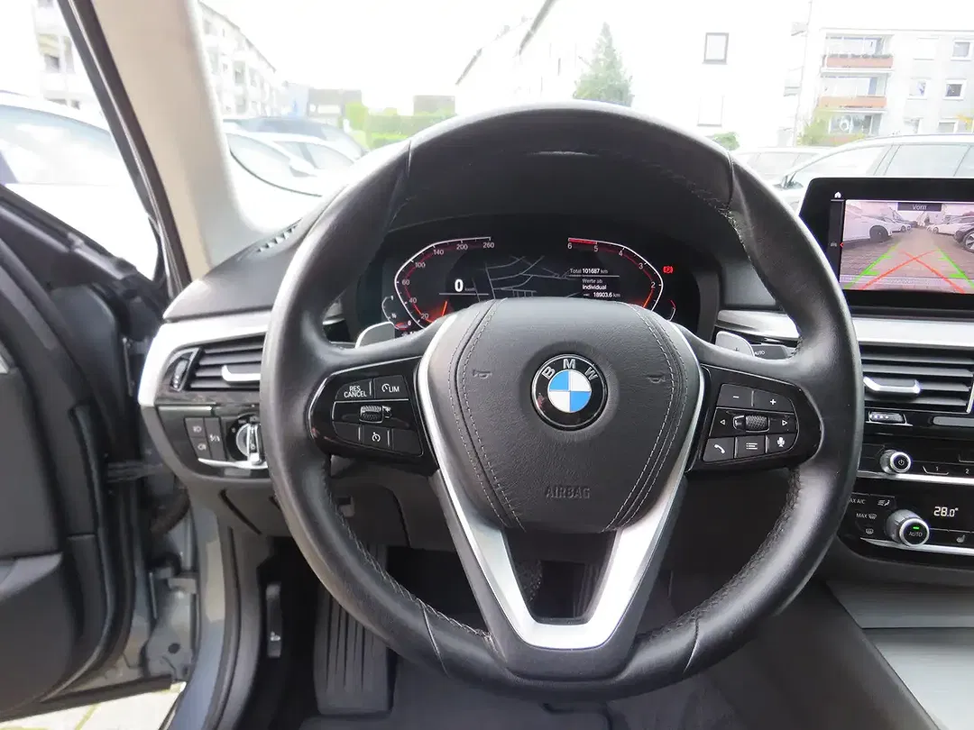 BMW 520 - Thumbnail 12