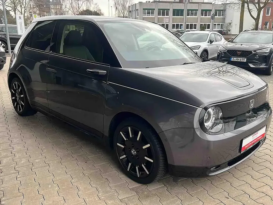 Honda e - Thumbnail 2