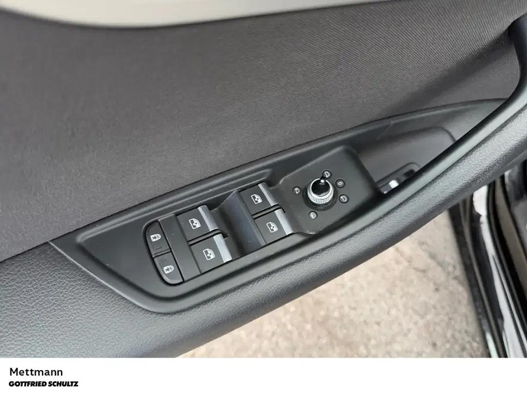 Audi A4 - Thumbnail 9