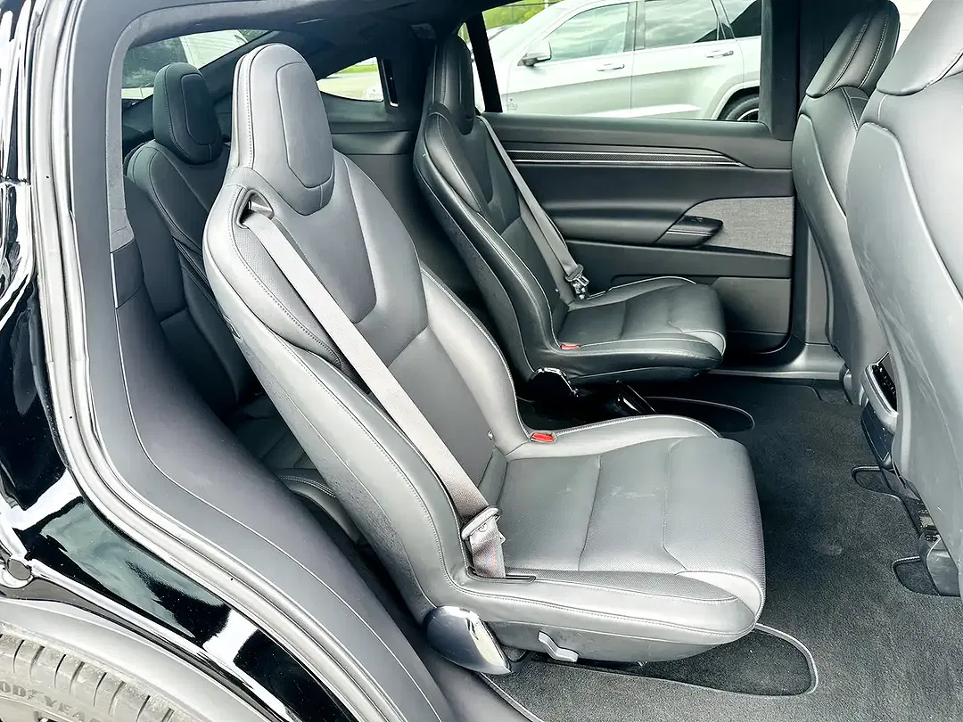 Tesla Model X - Thumbnail 13