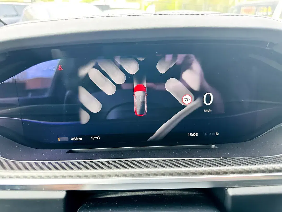 Tesla Model X - Thumbnail 15