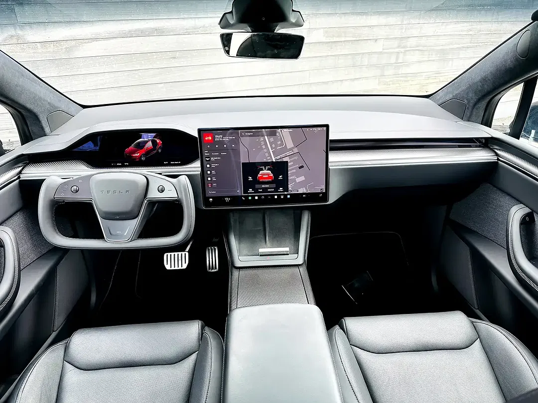 Tesla Model X - Thumbnail 7