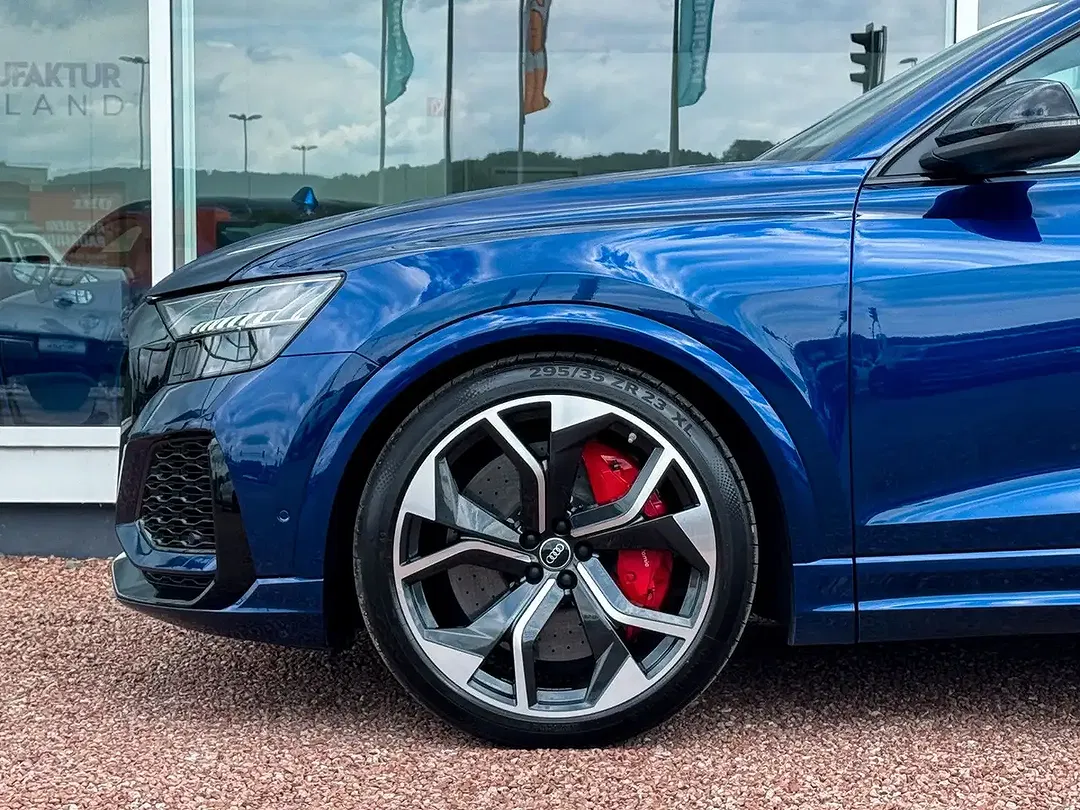 Audi RS Q8 - Thumbnail 6