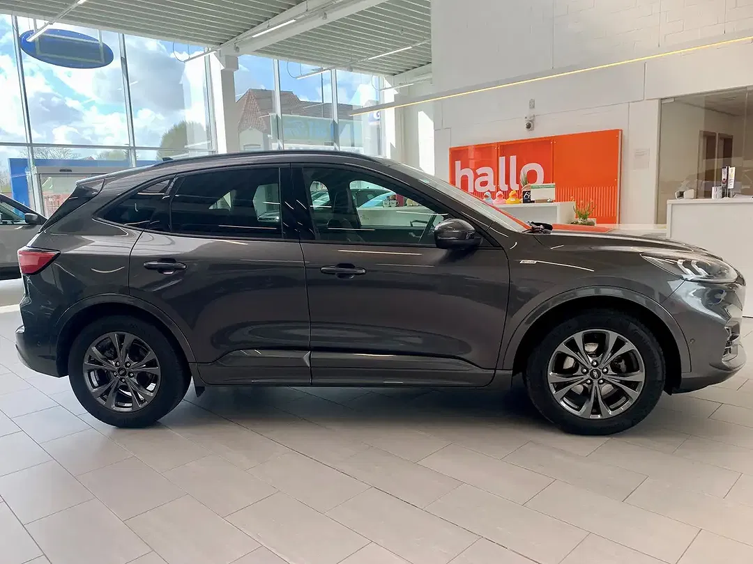 Ford Kuga - Thumbnail 2
