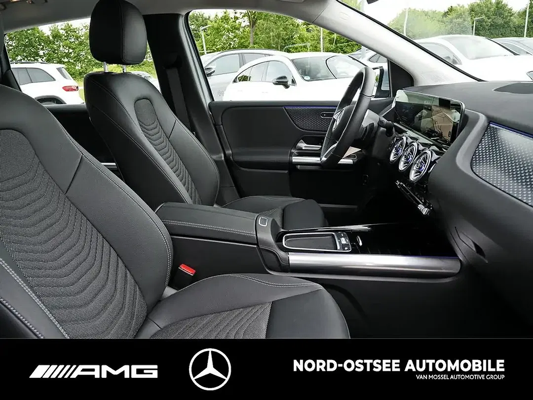 Mercedes-Benz B 200 - Thumbnail 11